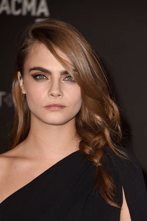 Cara Delevingne Dyes Her Hair Brown See Pictures Of The New Brunette