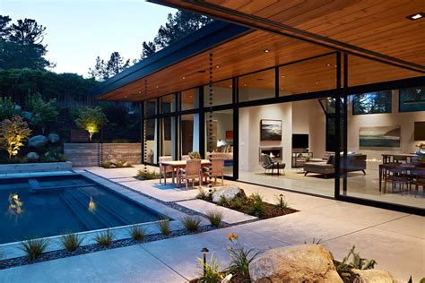 A Modern Glass House With A Mid Century Inspiration By Klopf Architecture Mid Century Home