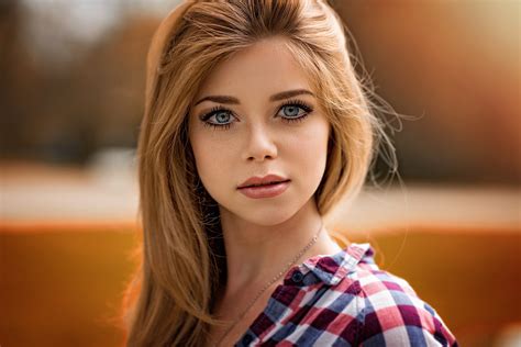 Blonde Girl With Beautiful Blue Eyes Wallpapers And Images Wallpapers Pictures Photos