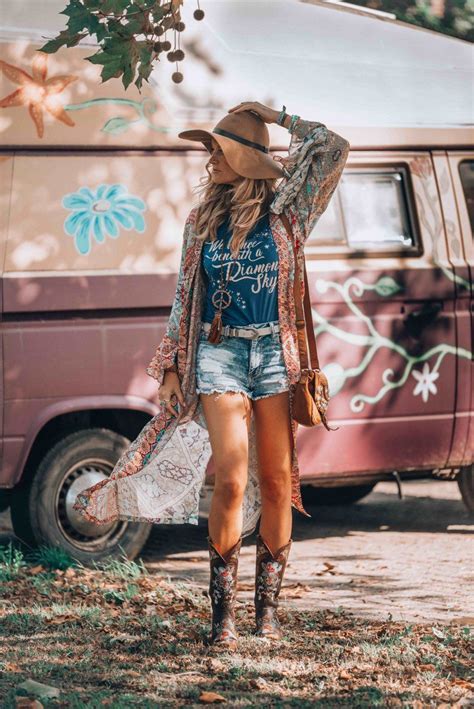 That Perfect Hippie Chic Look You Have Been Dreaming Off Bohemian Chic Fashion Boho Chic