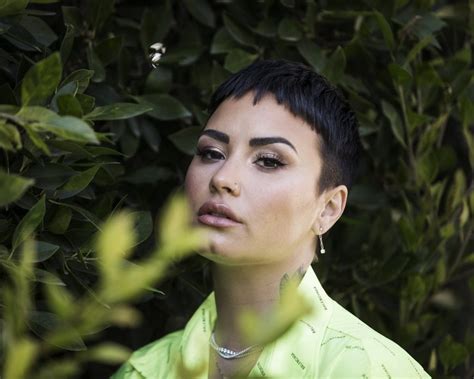 ≡ Demi Lovato Is Non Binary Comes Out As Theythem 》 Her Beauty