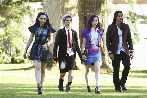 The First ‘descendants 2 Trailer Is Here Tigerbeat