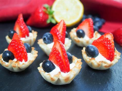 Berry Phyllo Cups With Lemon Cheesecake Cream Carolines Cooking