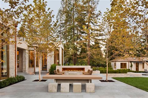 Custom Estate In California With Timeless Contemporary Architecture
