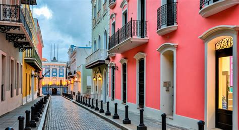 Our award winning san juan airport hotel is the only hotel located at the sju airport in terminal d/2nd floor, just steps from the airline counters. Aeropuerto de San Juan (SJU)