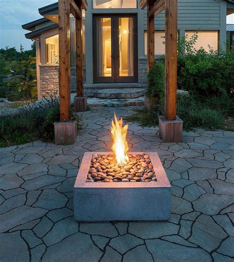 A smokeless fire pit comes to the rescue! I want this fabulous smokeless fire pit #smokelessfirepit in 2020 | Fire pit backyard, Square ...