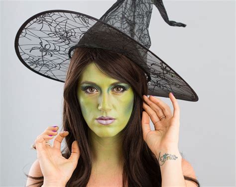 halloween makeup 101 turn yourself into a witch via brit co halloween makeup witch masque