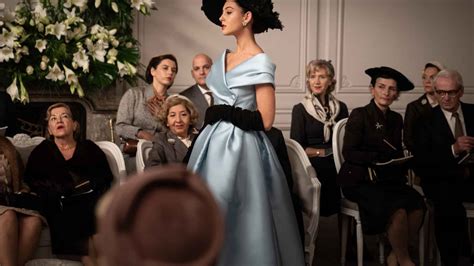¿qué Vestidos De Dior Se Pueden Ver En La Película El Viaje A París De La Señora Harris