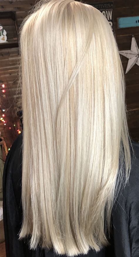Butter Blonde Blonde Hair With Highlights Blonde Hair Inspiration