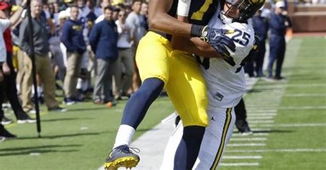 Peters Led Maize Beats Blue 31 29 In Michigan Spring Game