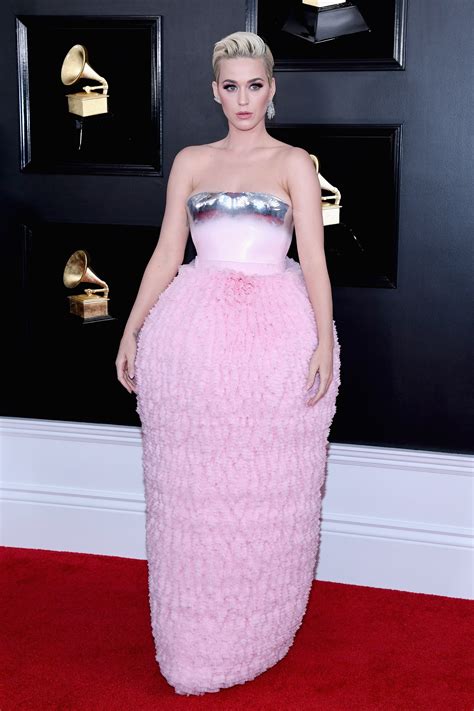 2019 Grammys Katy Perrys Pink Dress Mocked