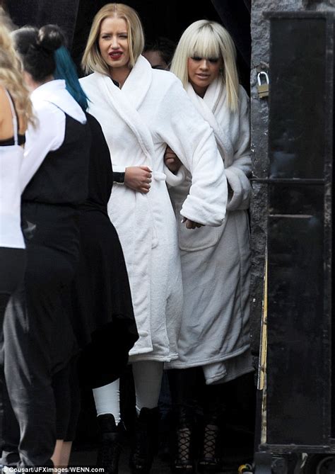 Rita Ora Flashes Bra On Set With Iggy Azalea For Black Widow Music Video Daily Mail Online