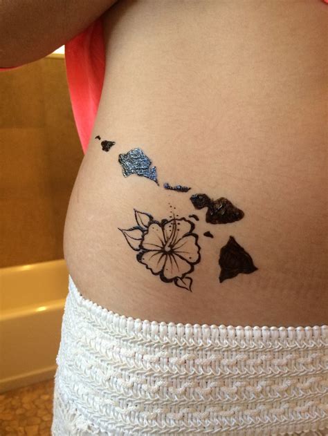 Henna Tattoo Of The Hawaiian Islands And A Hibiscus Flower Hawaii Tattoos Hibiscus Tattoo
