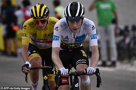 Porte setzt sich nach acht etappen mit einem vorsprung von 17 sekunden auf den kasachen alexej luzenko durch. Tour de France: Wout Van Aert puts on superb display to ...