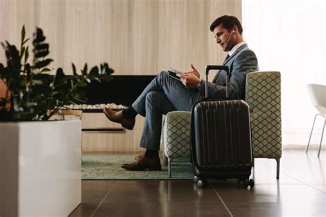 Considering this difficulty in mind, we have come with a list of best credit cards in uae based on their key features and benefits we think these cards are the most appropriate cards for the different set of needs. The 7 Best Credit Cards For Lounge Access - 10xTravel.com
