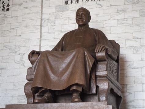 Chiang Kai-shek Statue | 状态栏 | Flickr