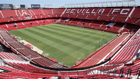 Historical grounds can be chosen as well. Philips Lighting will install new lighting Led Sevilla FC ...