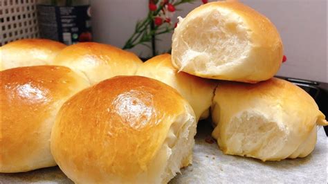 Bánh Mì Bơ Sữa Bánh Mì Ngọt Nhồi Tay Mềm Thơm Và Khi Xé Có Sợi Milk