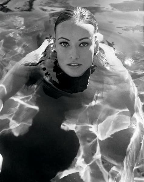 Piccsy Olivia Wilde In Pool Olivia Wilde Celebrity Photography