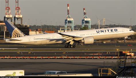 N2748u United Airlines Boeing 777 300er Photo By Kirkxwb Id 1429695
