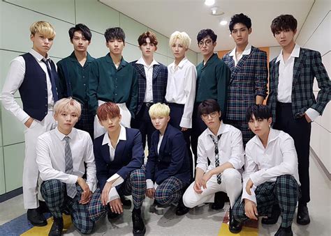 세븐틴), also stylized as seventeen or svt, is a south korean boy band formed by pledis entertainment in 2015. SEVENTEEN Members Choose Which Member They Think Is The ...
