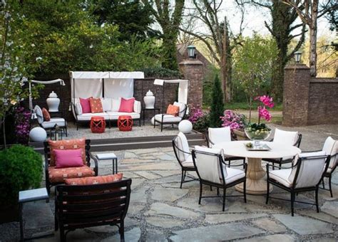 25 Smart And Trendy Ways To Add Color To The Outdoor Hangout