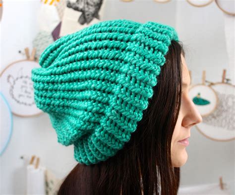Knit a Slouchy Hat on a Round Loom : 12 Steps (with Pictures ...