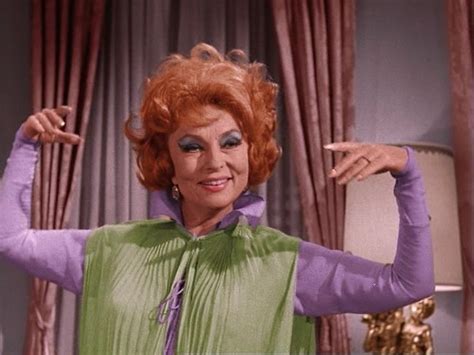 Bewitched 1964 Agnes Moorehead As Endora Agnes Moorehead