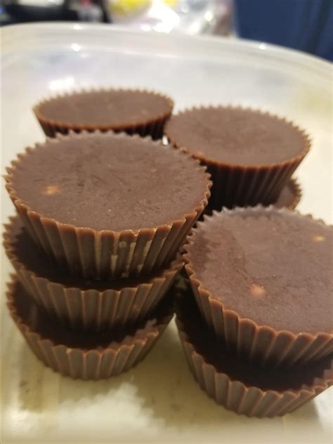 * the % daily value (dv) tells you how much a nutrient in a serving of food contributes to a daily diet. Keto Peanut Butter Cups Recipe | Allrecipes