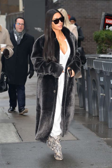 Kim Kardashian In Black Fur Coat 06 Gotceleb