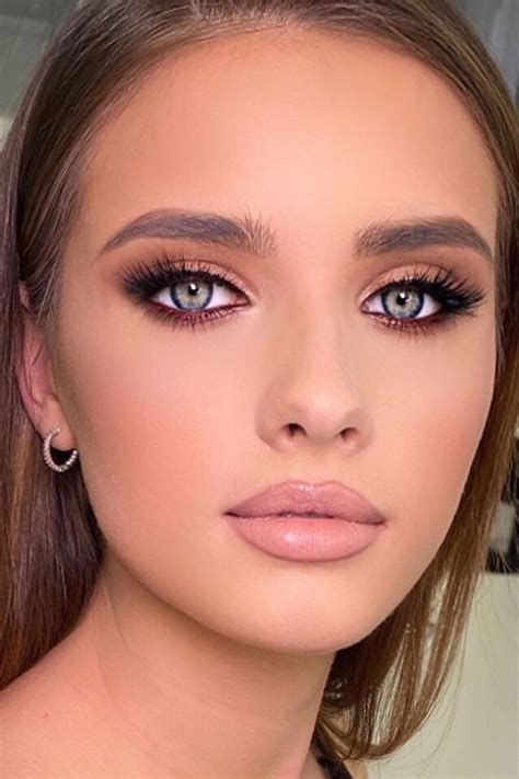 Incredibly Beautiful Soft Makeup Looks For Any Occasion Chic Neutral Look