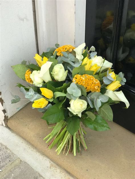 Simple Yellow And White Hand Tied Bouquet Bespoke Bouquet Luxury