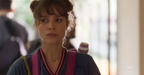Gabriela fortes (camila morgado) é professora do colégio sapiência. De Malhção - Vidas Brasileiras: Verena (Joana Borges ...