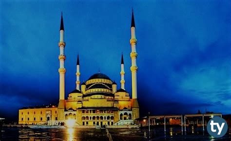 Bayramlar, insanların sevinçli olduğu, akraba ziyaretlerinin yapıldığı, toplumsal bağların. Ramazan Bayram Namazı Nasıl Kılınır? Kaç Rekattır?
