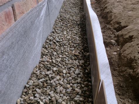 Eine drainage (oder auch dränung) ist ein entwässerungsverfahren für auftretendes wasser am kellerwandbereich. Home Sweet Home: Drainage - endlich geschafft!