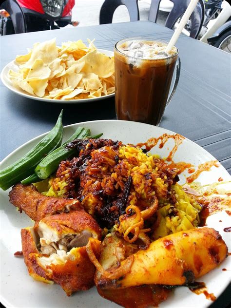 Kuah campur nasi kandar ayam bawang tertumpah huhuhu mukbang malaysia hameediyah bistro ampang. MY ALL: Nasi Lemak Royale 'Kedah' @ Ampang