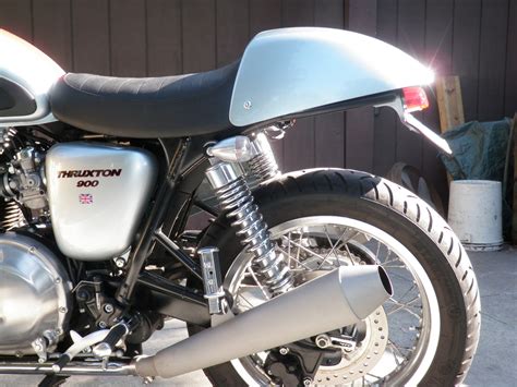 Thanks to the rear fender eliminator kit for triumph bonneville , thruxton and scrambler you will be able of get rid of the giant sotck rear fender. Maundspeed: Triumph Bonneville T100 Thruxton Fender Eliminator