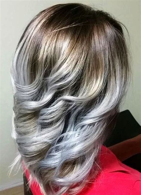 Try this silver nestles that looks amazing for a stormy look. 20 Cool Silver & White Highlights Hair Ideas - Hairstyles ...