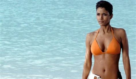 Watch Halle Berry Strip Out Of Her Oscar Dress After The Show Cinemablend