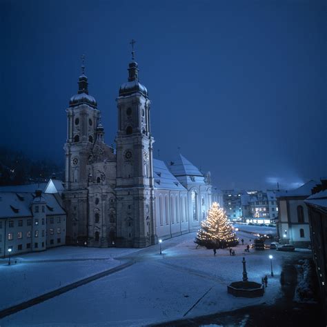 You can choose from 1 best winter schools from. St. Gallen Winterstimmung | Der Dom von St. Gallen, Winter ...