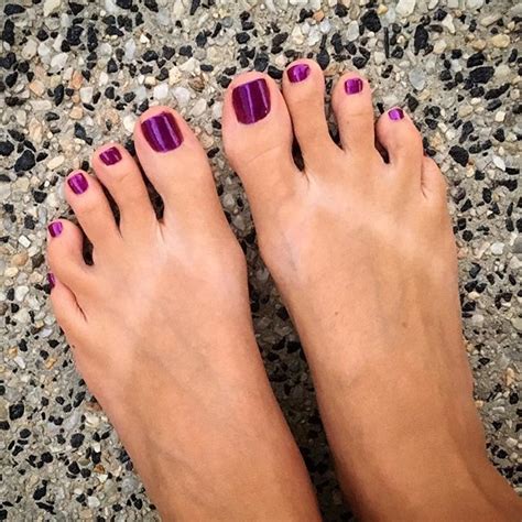 New Toes 💜purpletoes Nails Badtan Summerleftovers Gorgeous Feet