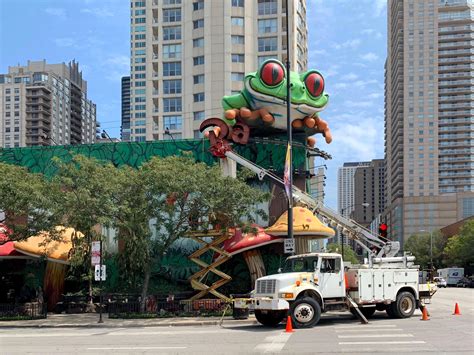 Rainforest Cafe Closes A Year Sooner Than Planned — And Developer Got