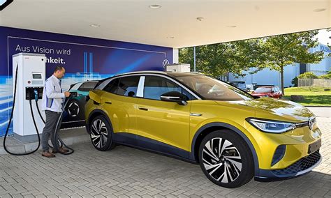 German Automakers Welcome Electric Car Support See Challenges