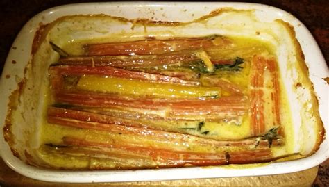 Questo è un piatto perfetto per chi ama mangiare le verdure in modi sfiziosi o per chi vuole solo presentare a tavola una vera e propria golosità leggera tutta da. Coste gratinate al forno - Veganblog - ricette e prodotti ...