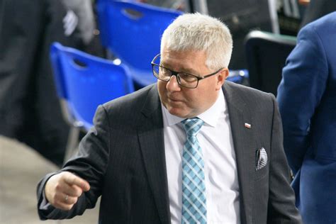 Czarnecki — ist der familienname folgender personen: Ryszard Czarnecki: Ostrzelano moje biuro europoselskie