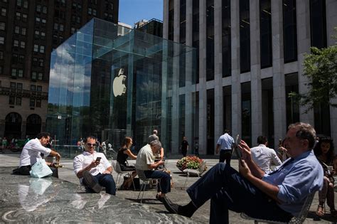 Apple And Other Tech Companies Tangle With Us Over Data Access The
