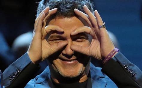 Alejandro sanz was born on december 18, 1968 in madrid, madrid get the scoop on all the superhero movies and series coming in 2021 and beyond. Coronavirus Música: Alejandro Sanz pospone al 19 de junio ...