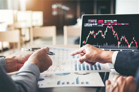 Structured trade finance is a specialized activity dedicated to the financing of high value commodity flows. Pour relancer l'intelligence économique en France et si on ...