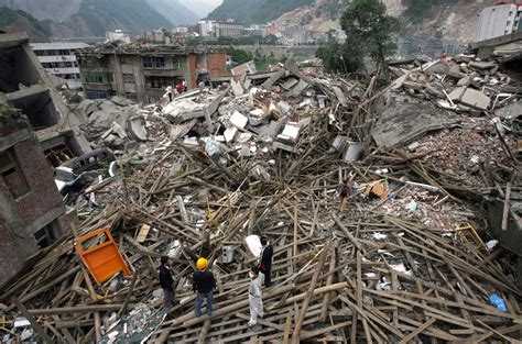 These earthquake pictures show building damage, road buckling and fault lines exposed from earthquakes. Earthquakes for KS1 and KS2 children | Earthquakes ...