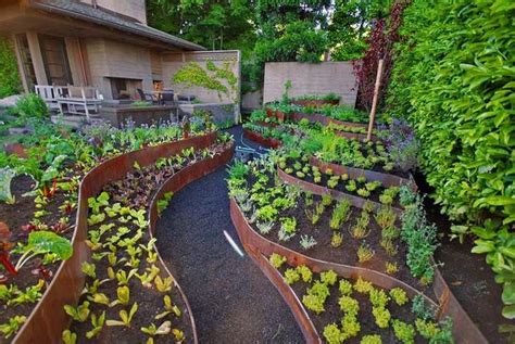 10 Hillside Landscaping Tips And Ideas 1001 Gardens Garden Layout